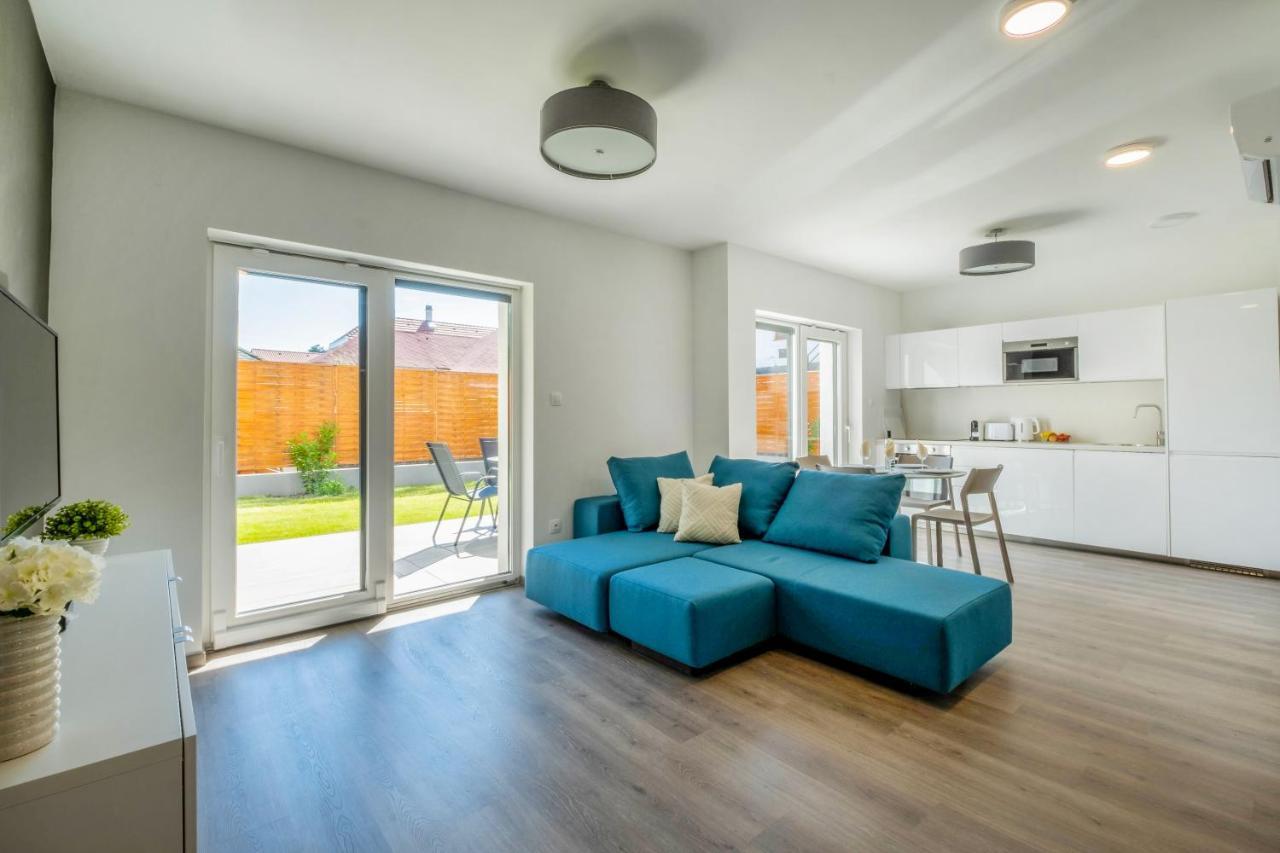 Myflat Villa Nuvola Сиофок Екстериор снимка